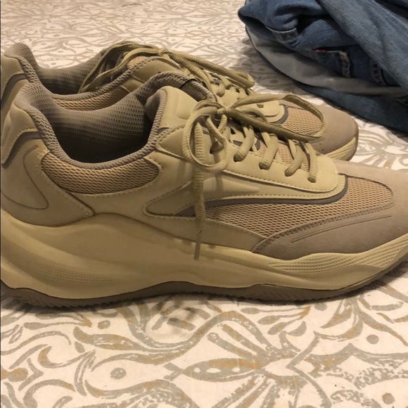 Zara size 10 tan tennis shoes - Picture 2 of 4